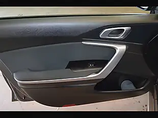 Used 2020 Kia Xceed 2 Dark Penta Metal - Interior and Exterior details 14
