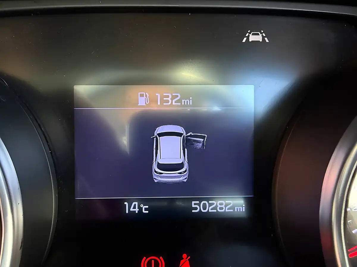 Used 2020 Kia Xceed 2 Lunar Silver - Interior and Exterior details 17