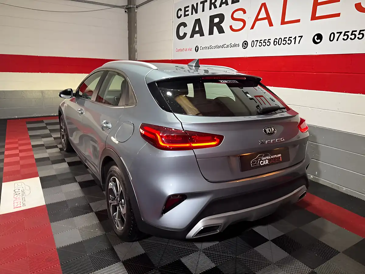 Used 2020 Kia Xceed 2 Silver - Interior and Exterior details 8
