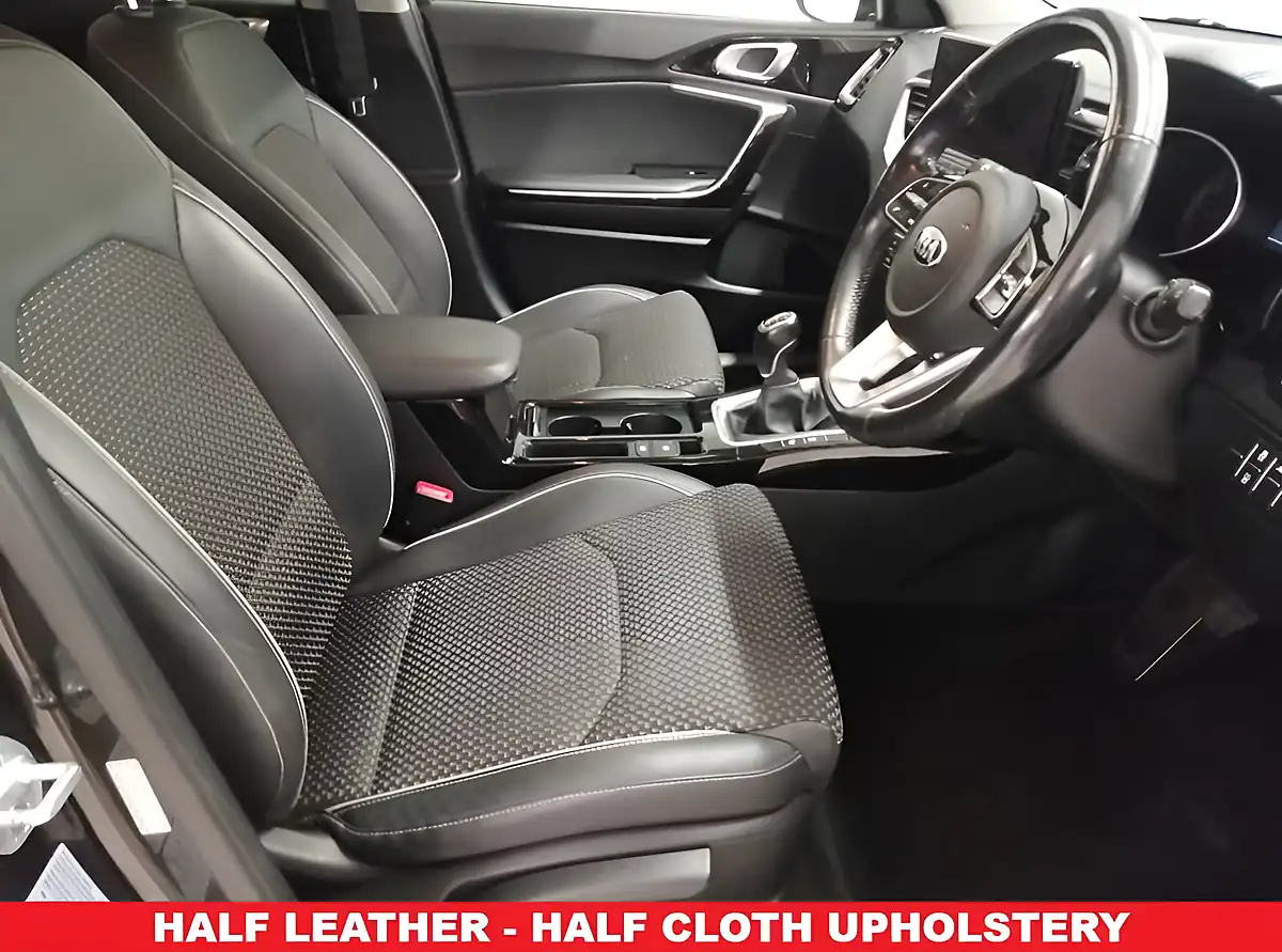 Used 2020 Kia Xceed 3 Black - Interior and Exterior details 10