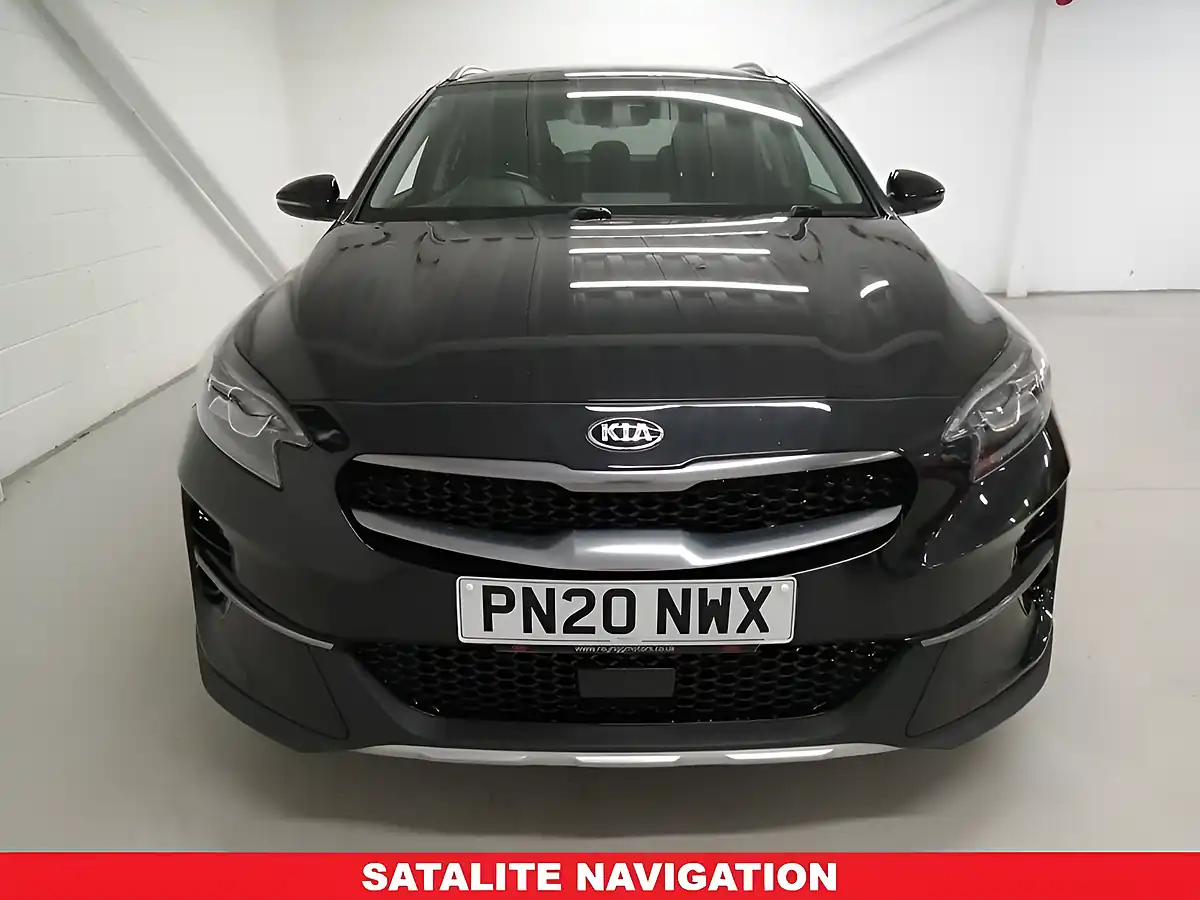 Used 2020 Kia Xceed 3 Black - Interior and Exterior details 4