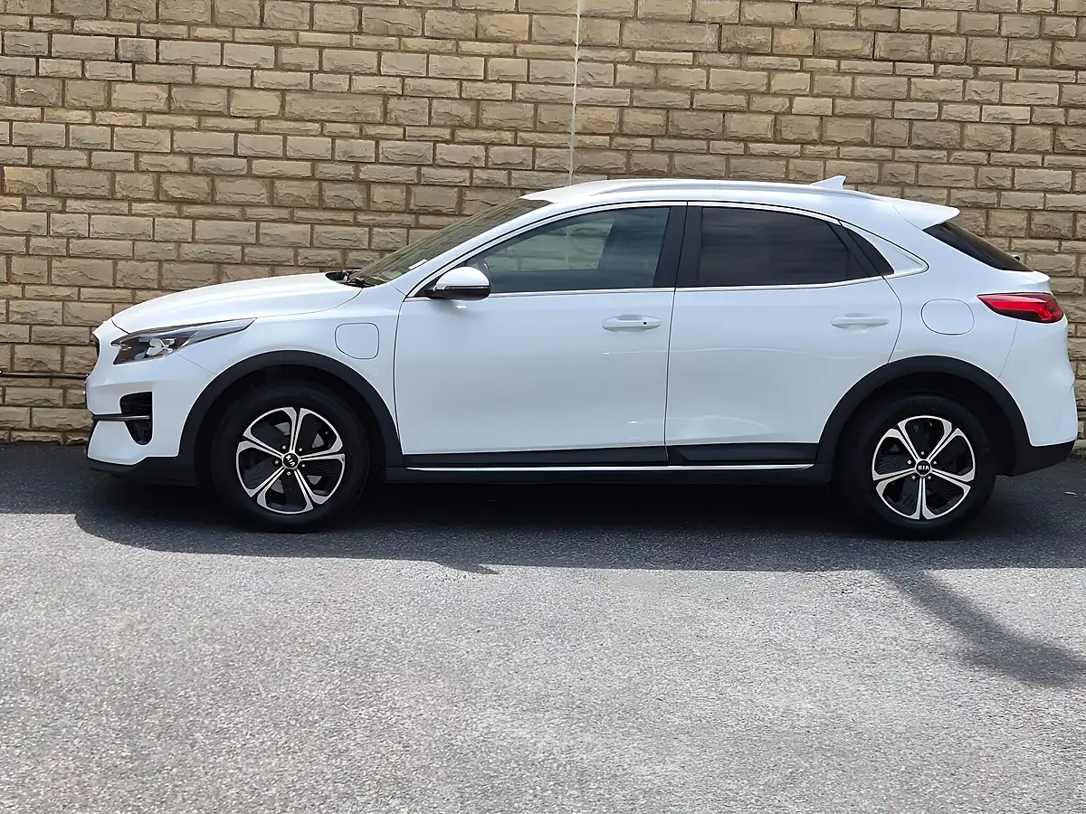 Used 2020 Kia Xceed 3 White - Interior and Exterior details 18