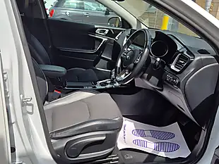 Used 2020 Kia Xceed 3 White - Interior and Exterior details 2