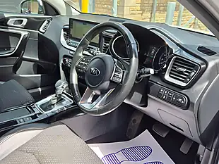 Used 2020 Kia Xceed 3 White - Interior and Exterior details 6