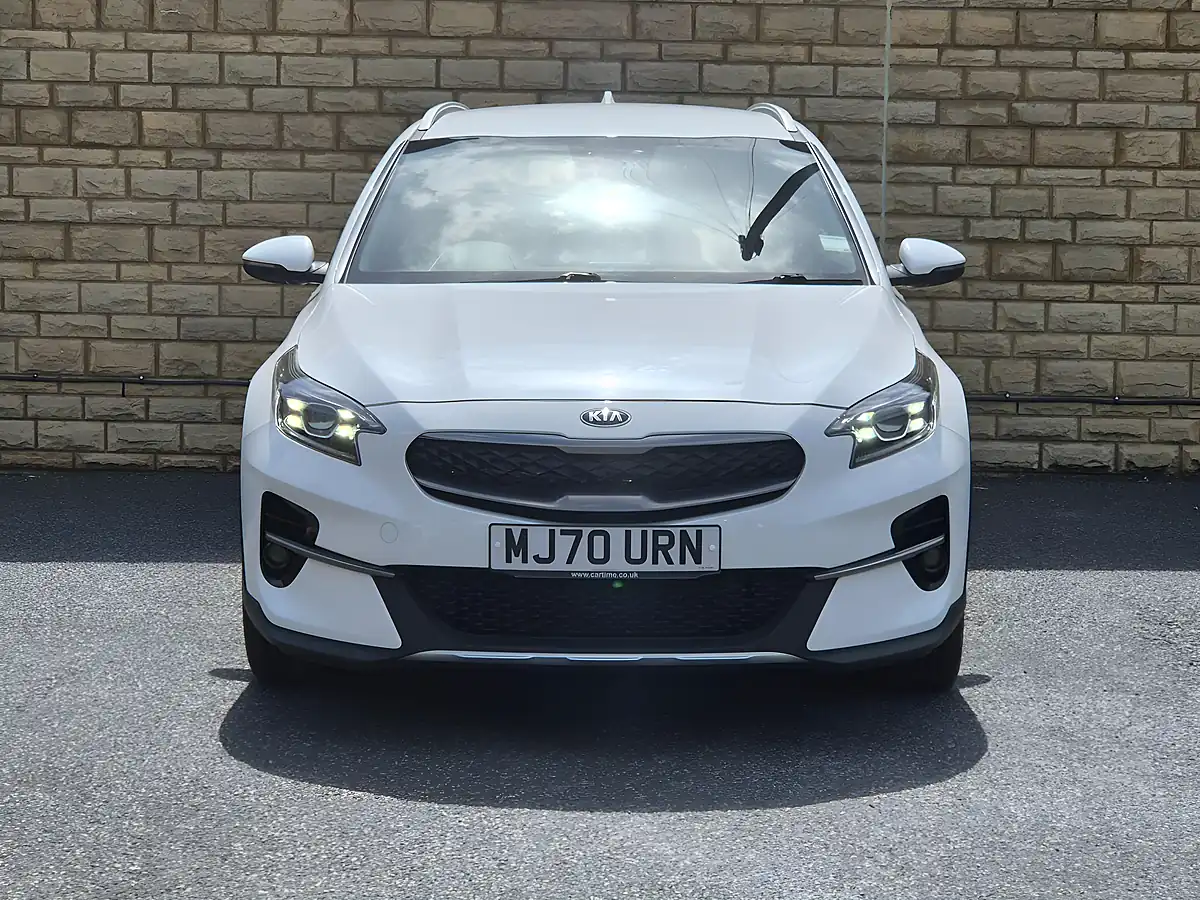 Used 2020 Kia Xceed 3 White - Interior and Exterior details 7