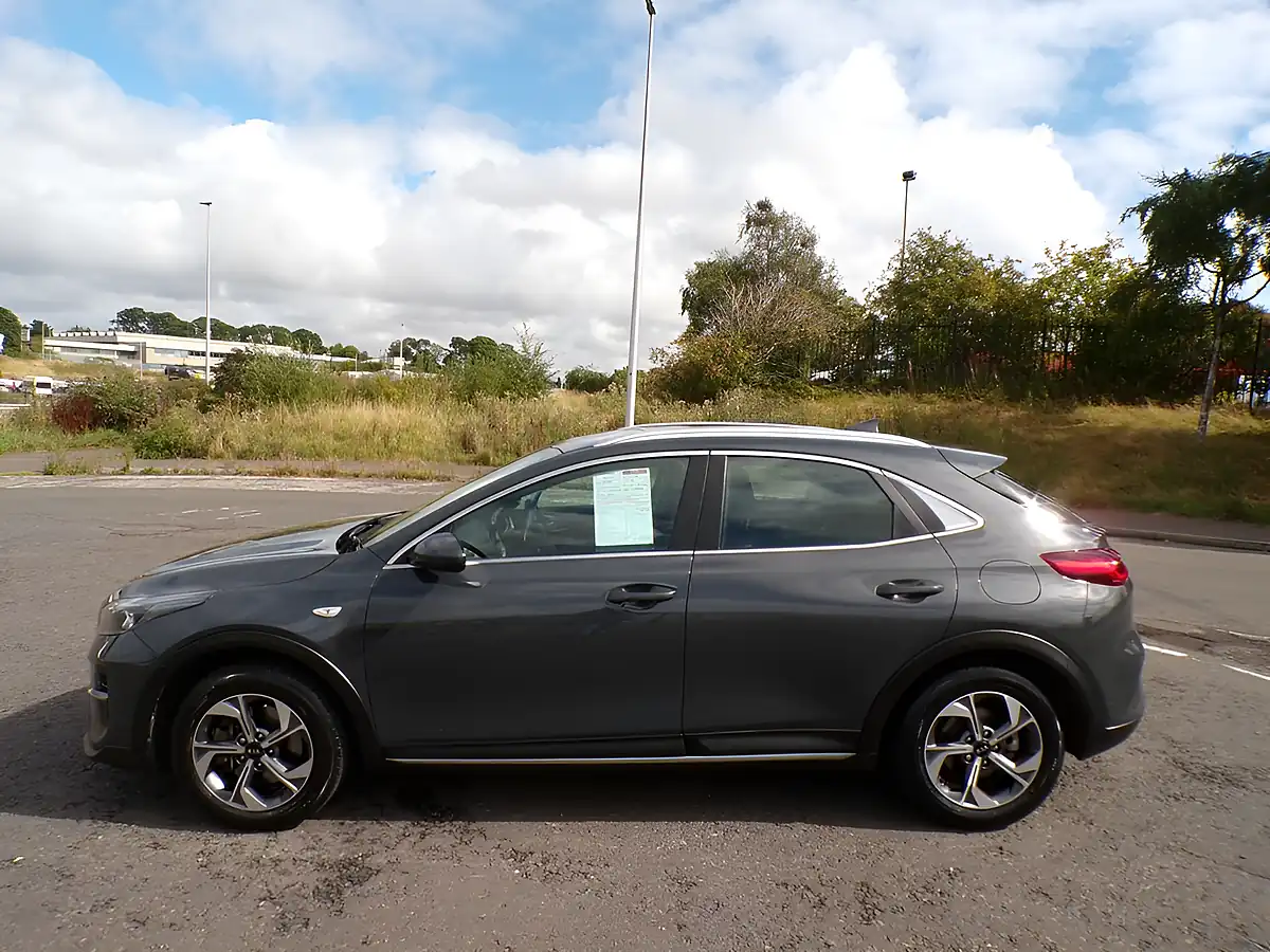 Used 2020 Kia Xceed Dark Penta Grey Pearlescent - Interior and Exterior details 10