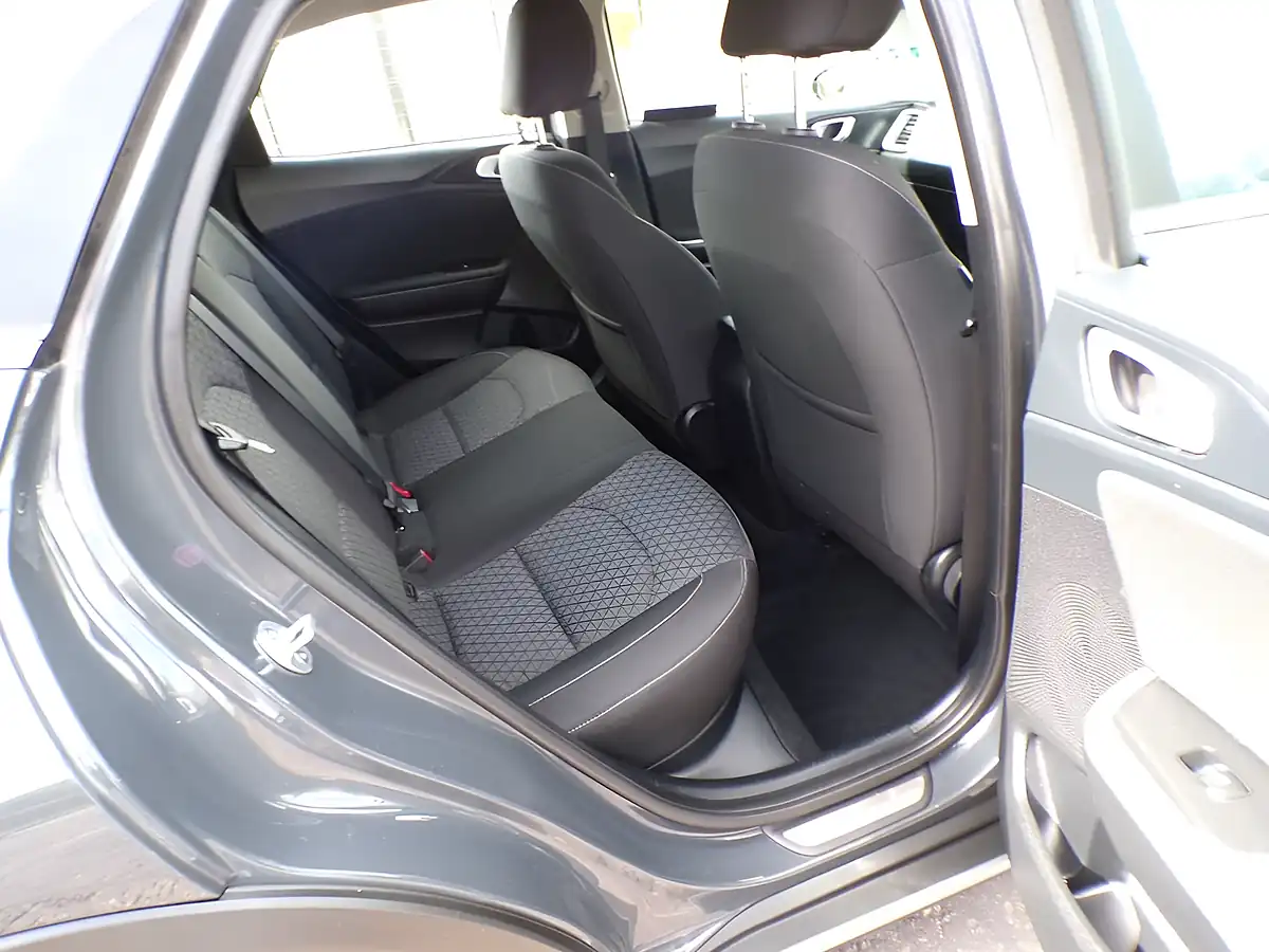 Used 2020 Kia Xceed Dark Penta Grey Pearlescent - Interior and Exterior details 4