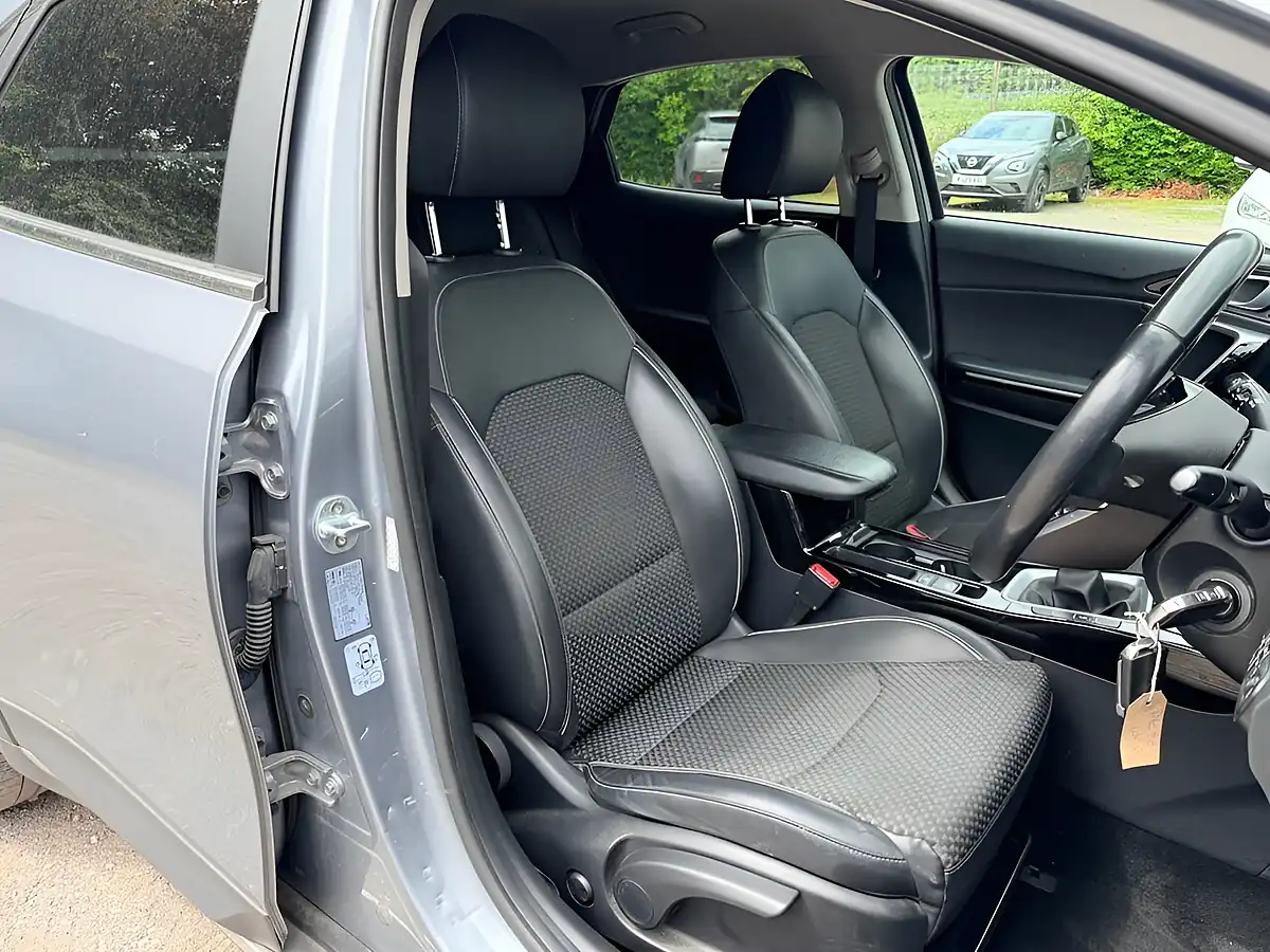 Used 2020 Kia Xceed Edition Lunar Grey - Interior and Exterior details 3