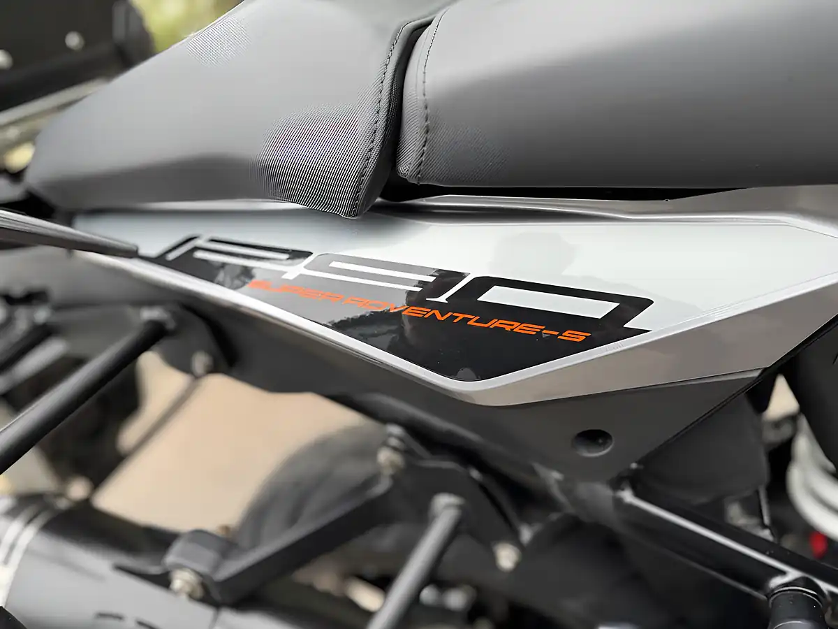 Used 2020 Ktm 1290 Super Adventure S Silver - Interior and Exterior details 15