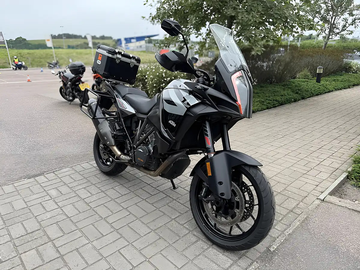 Used 2020 Ktm 1290 Super Adventure S Silver - Interior and Exterior details 3
