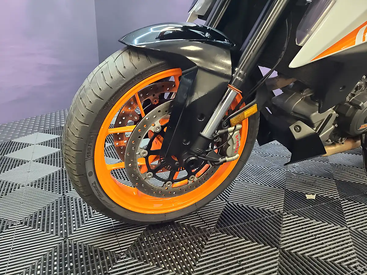 Used 2020 Ktm 1290 Super Duke GT White - Interior and Exterior details 15