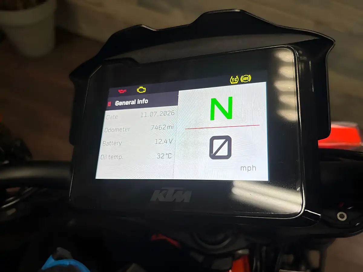 Used 2020 Ktm 1290 Super Duke R Black - Interior and Exterior details 10