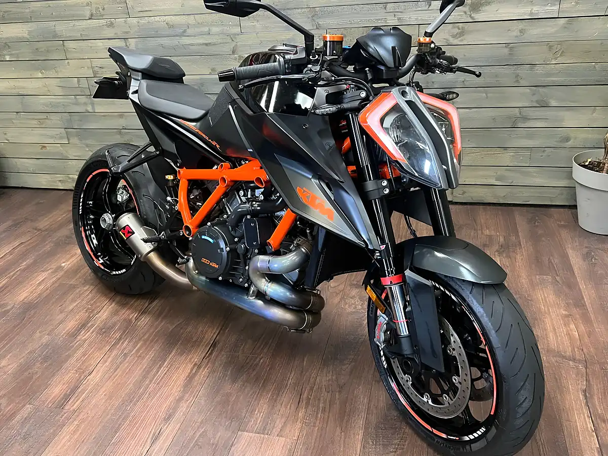Used 2020 Ktm 1290 Super Duke R Black - Interior and Exterior details 7