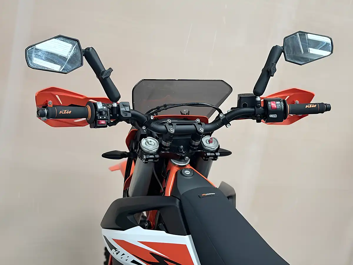 Used 2020 Ktm 690 Enduro R Orange - Interior and Exterior details 13