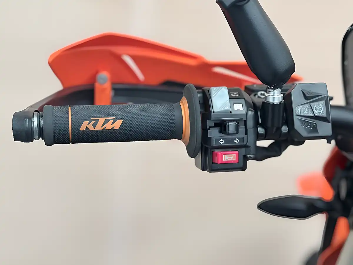 Used 2020 Ktm 690 Enduro R Orange - Interior and Exterior details 14