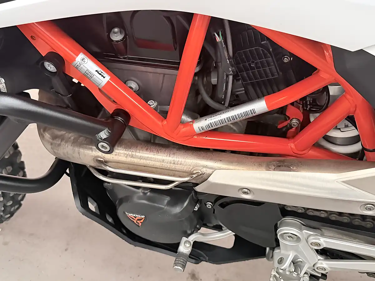 Used 2020 Ktm 690 Enduro R Orange - Interior and Exterior details 7