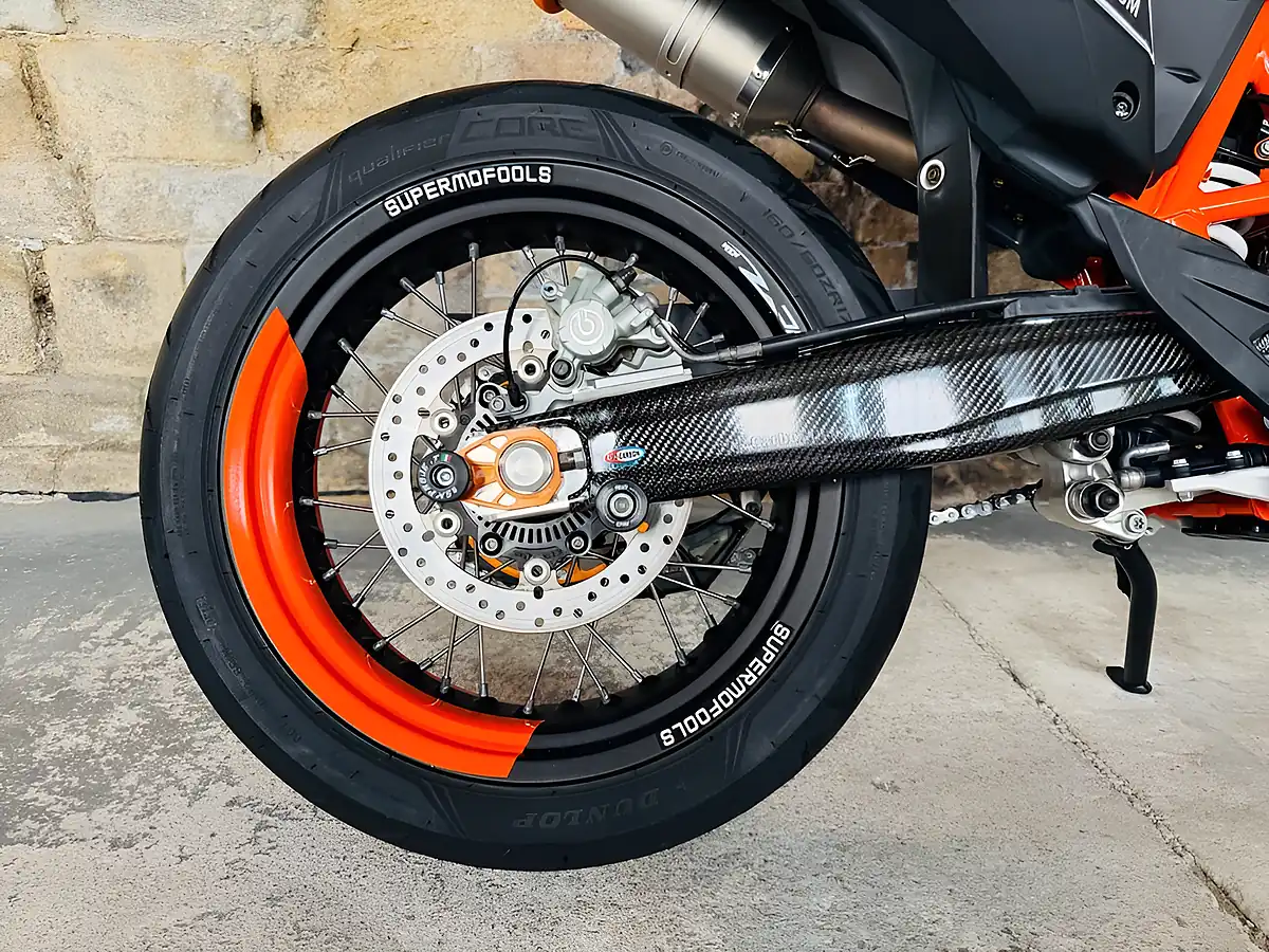 Used 2020 Ktm 690 Smc R Orange - Interior and Exterior details 10