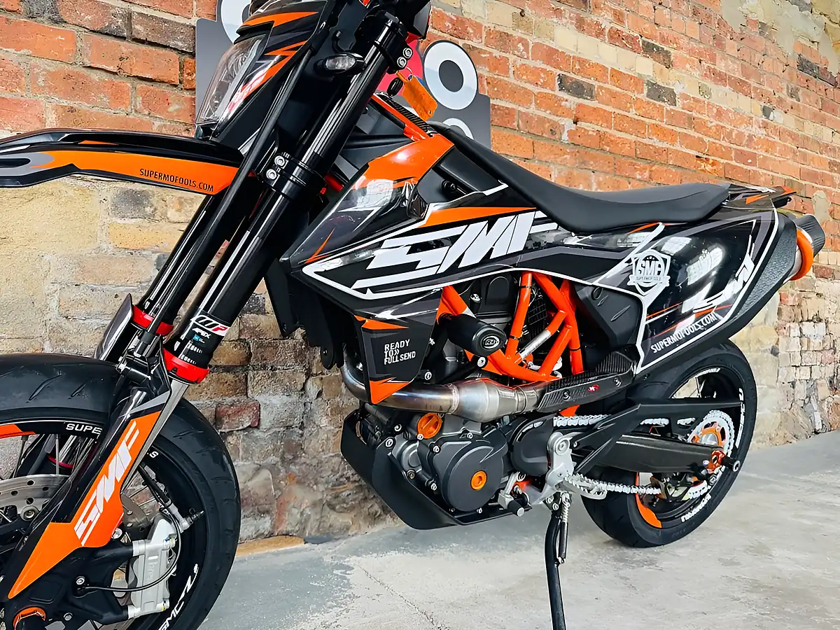 Used 2020 Ktm 690 Smc R Orange - Interior and Exterior details 15