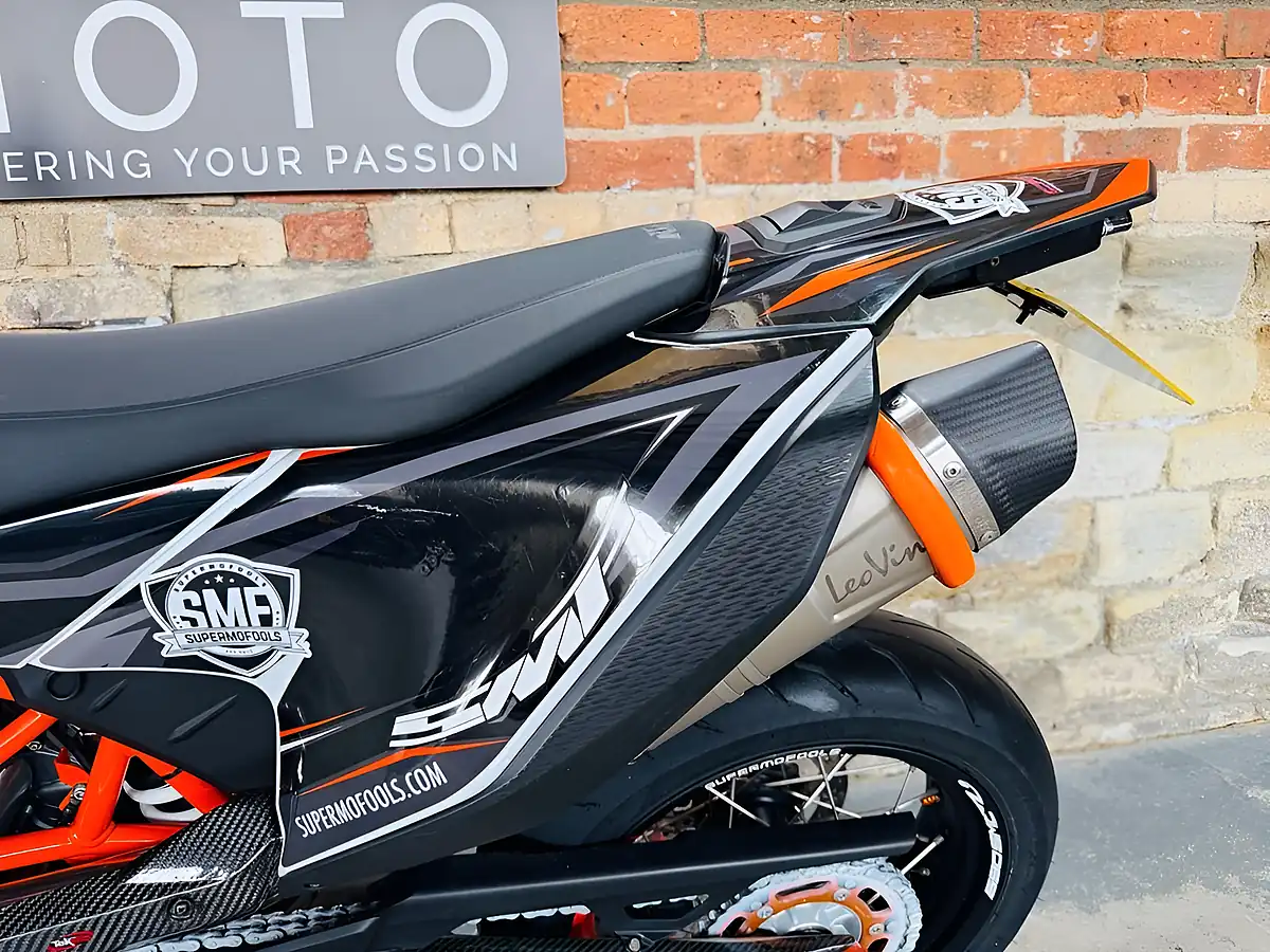 Used 2020 Ktm 690 Smc R Orange - Interior and Exterior details 18