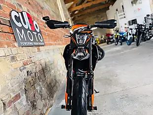 Used 2020 Ktm 690 Smc R Orange - Interior and Exterior details 20