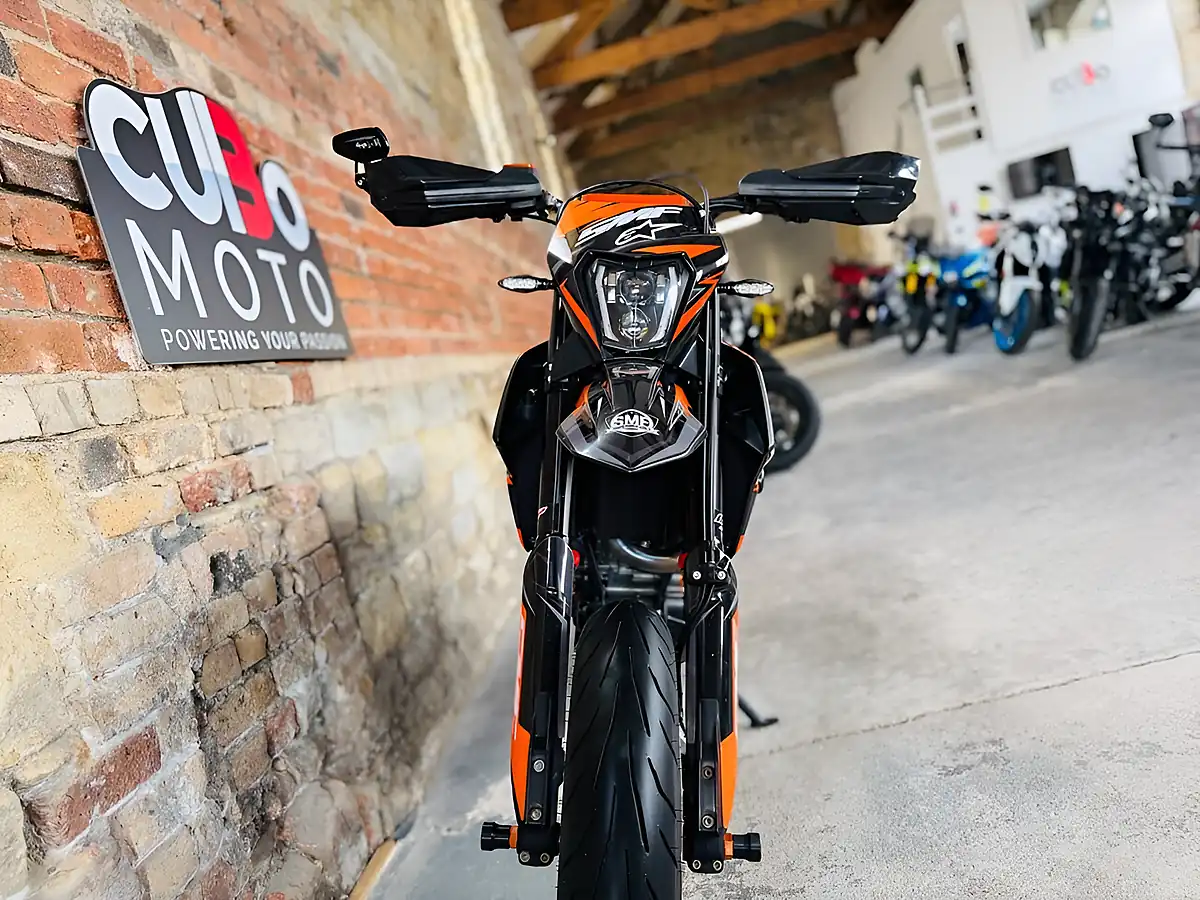 Used 2020 Ktm 690 Smc R Orange - Interior and Exterior details 20
