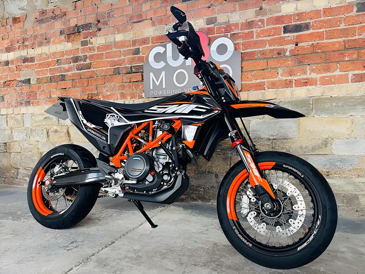 Used 2020 Ktm 690 Smc R Orange - Interior and Exterior details 3