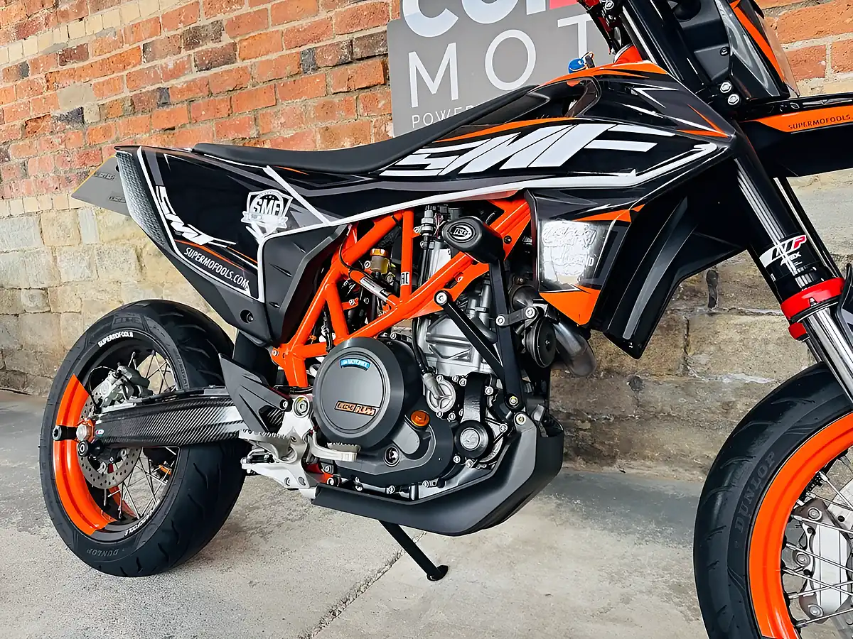 Used 2020 Ktm 690 Smc R Orange - Interior and Exterior details 6