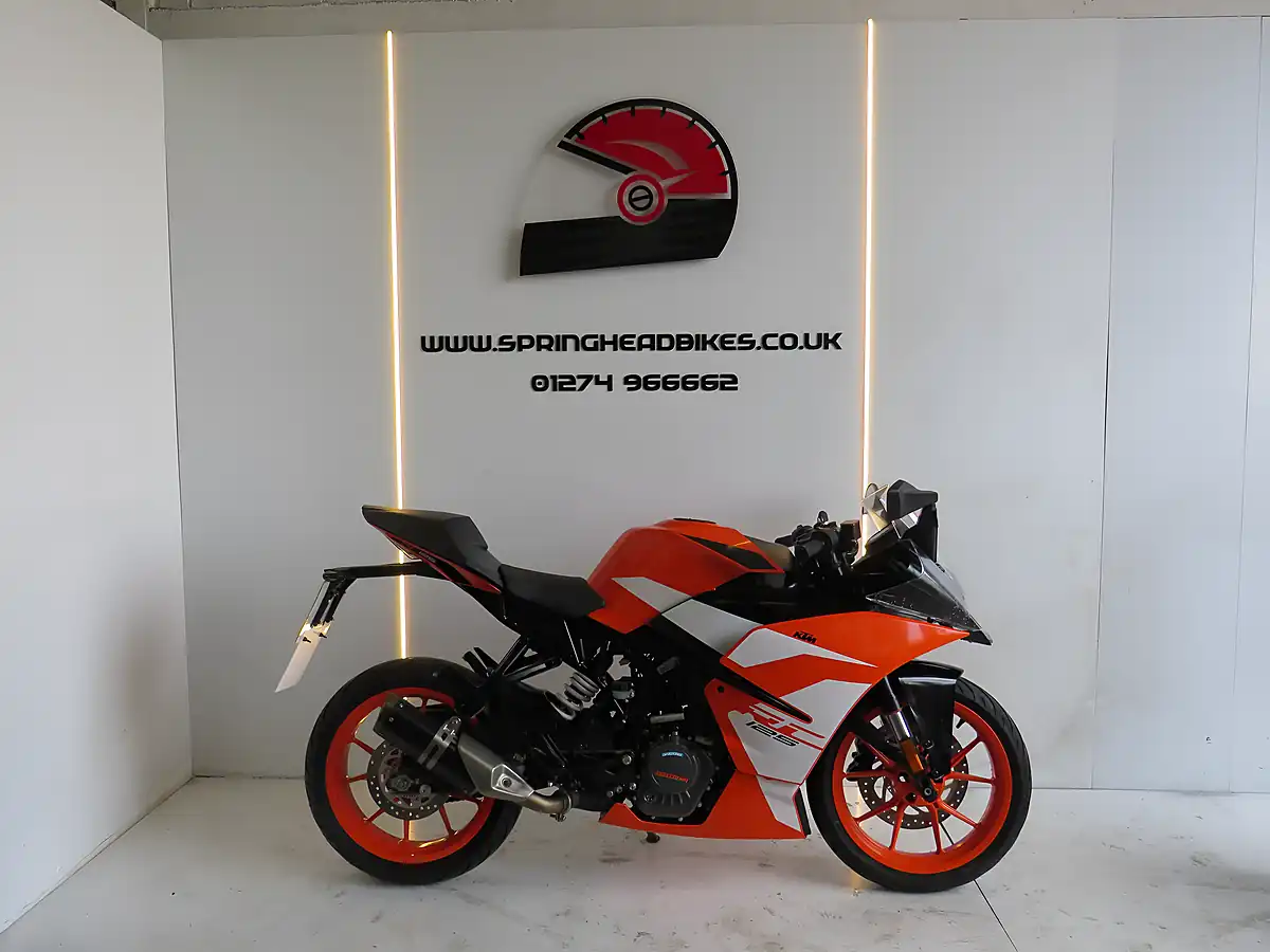 Used 2020 Ktm Rc 125 Orange - Front View