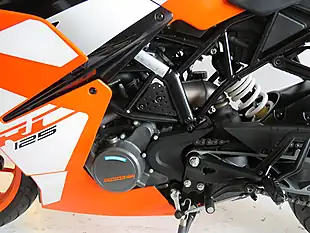Used 2020 Ktm Rc 125 Orange - Interior and Exterior details 15
