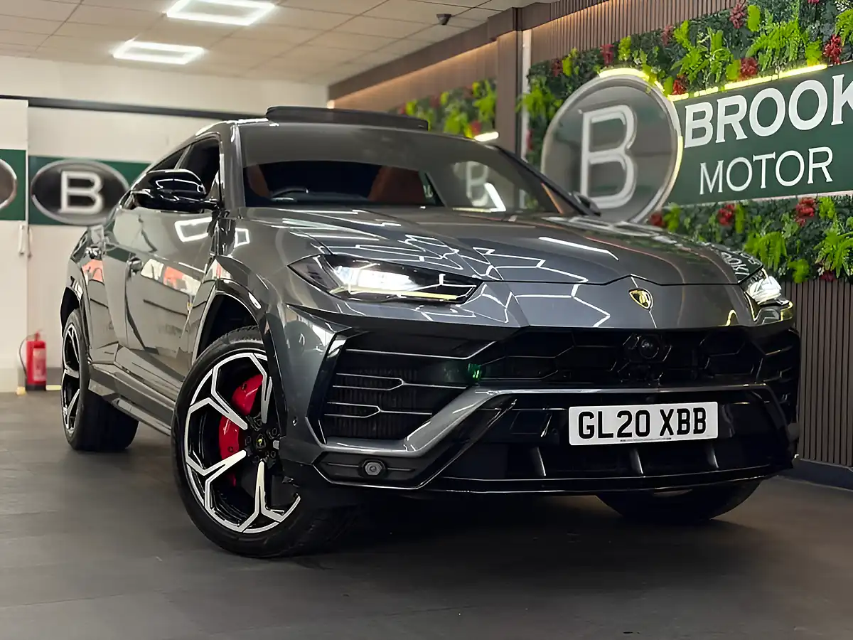 Used 2020 Lamborghini Urus 6X Lamborghini Services Grey - Front View