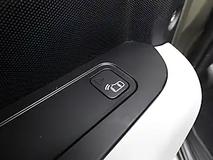Used 2020 Land Rover Defender 110 First Edition Green - Interior and Exterior details 13