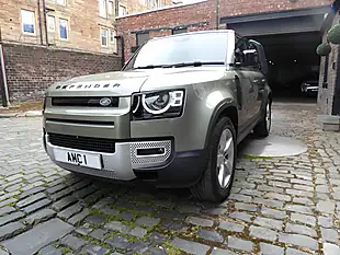 Used 2020 Land Rover Defender 110 First Edition Green - Interior and Exterior details 3