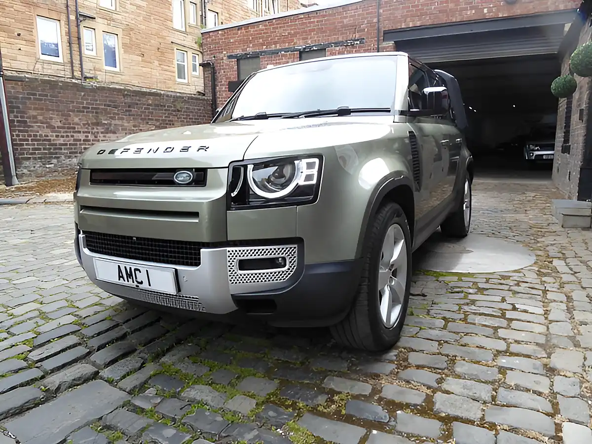 Used 2020 Land Rover Defender 110 First Edition Green - Interior and Exterior details 3