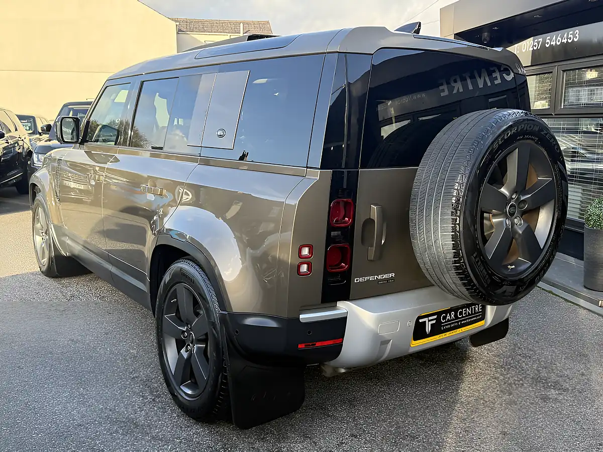 Used 2020 Land Rover Defender 110 Hse Gondwana Stone - Interior and Exterior details 5