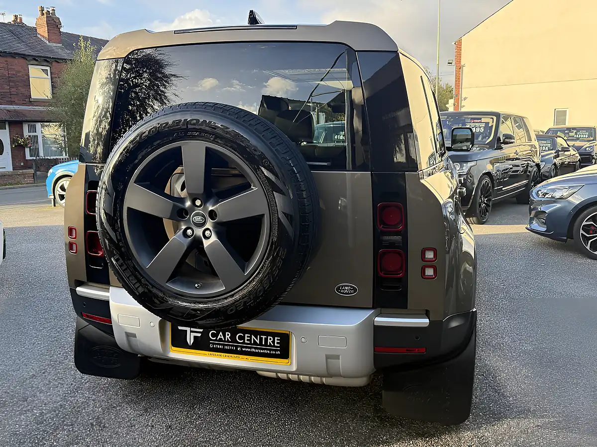 Used 2020 Land Rover Defender 110 Hse Gondwana Stone - Interior and Exterior details 7
