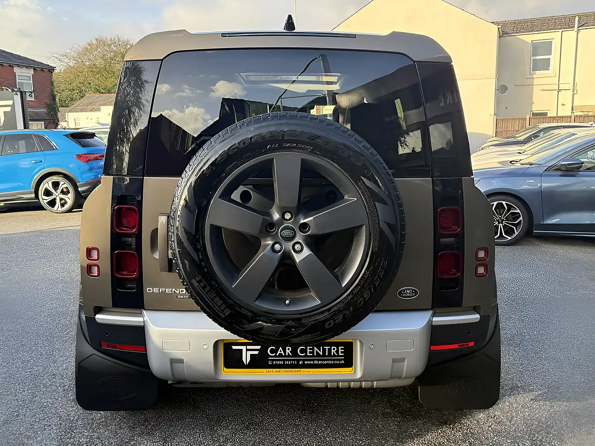 Used 2020 Land Rover Defender 110 Hse Gondwana Stone - Interior and Exterior details 8