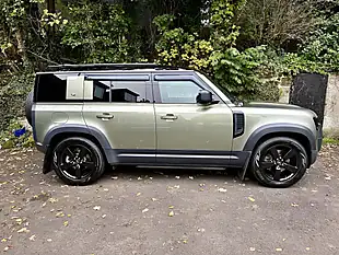 Used 2020 Land Rover Defender 110 Hse Pangea Green - Interior and Exterior details 2