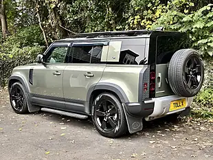 Used 2020 Land Rover Defender 110 Hse Pangea Green - Interior and Exterior details 4