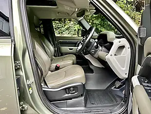 Used 2020 Land Rover Defender 110 Hse Pangea Green - Interior and Exterior details 6