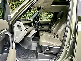 Used 2020 Land Rover Defender 110 Hse Pangea Green - Interior and Exterior details 8