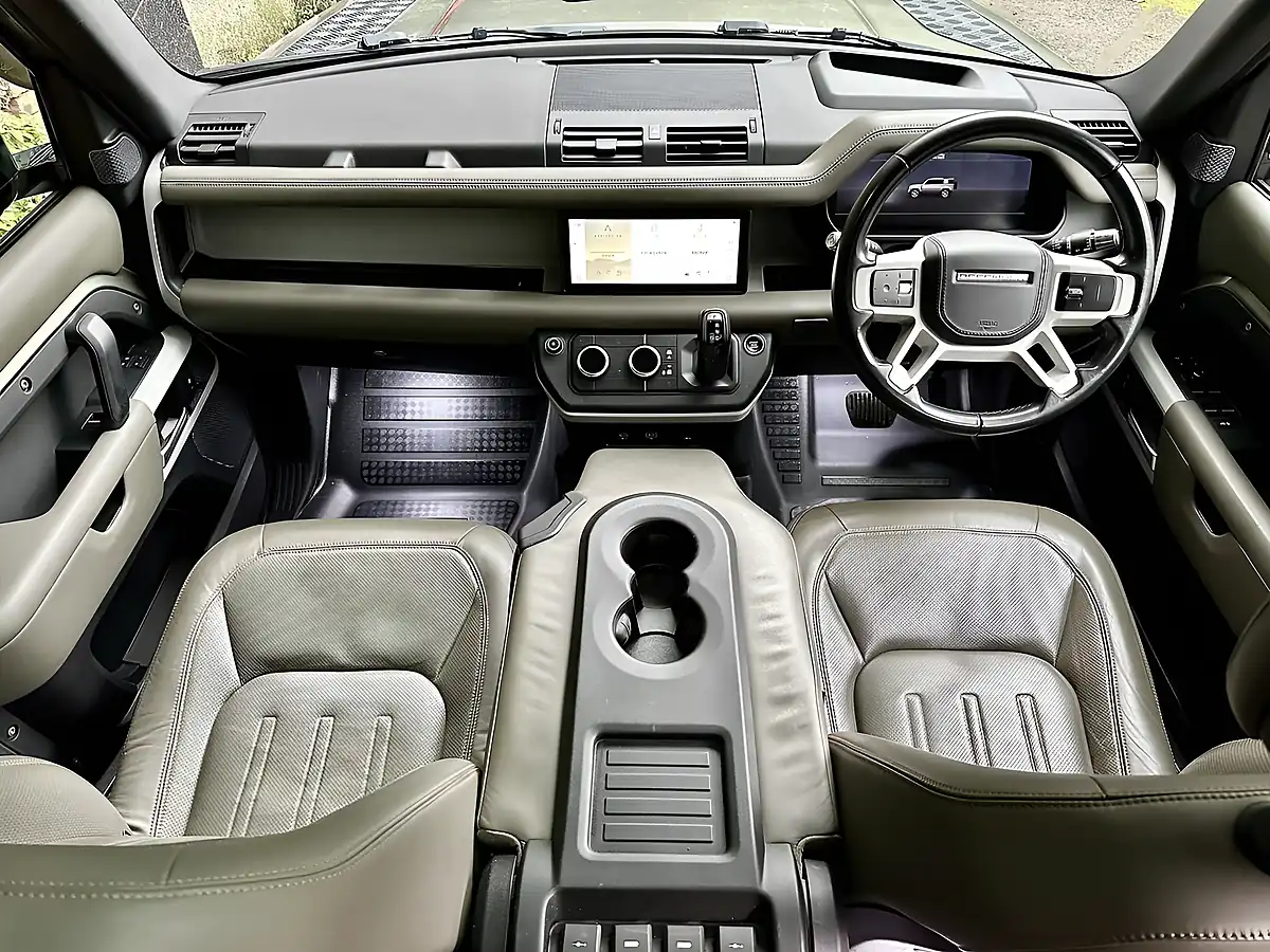 Used 2020 Land Rover Defender 110 Hse Pangea Green - Interior and Exterior details 9
