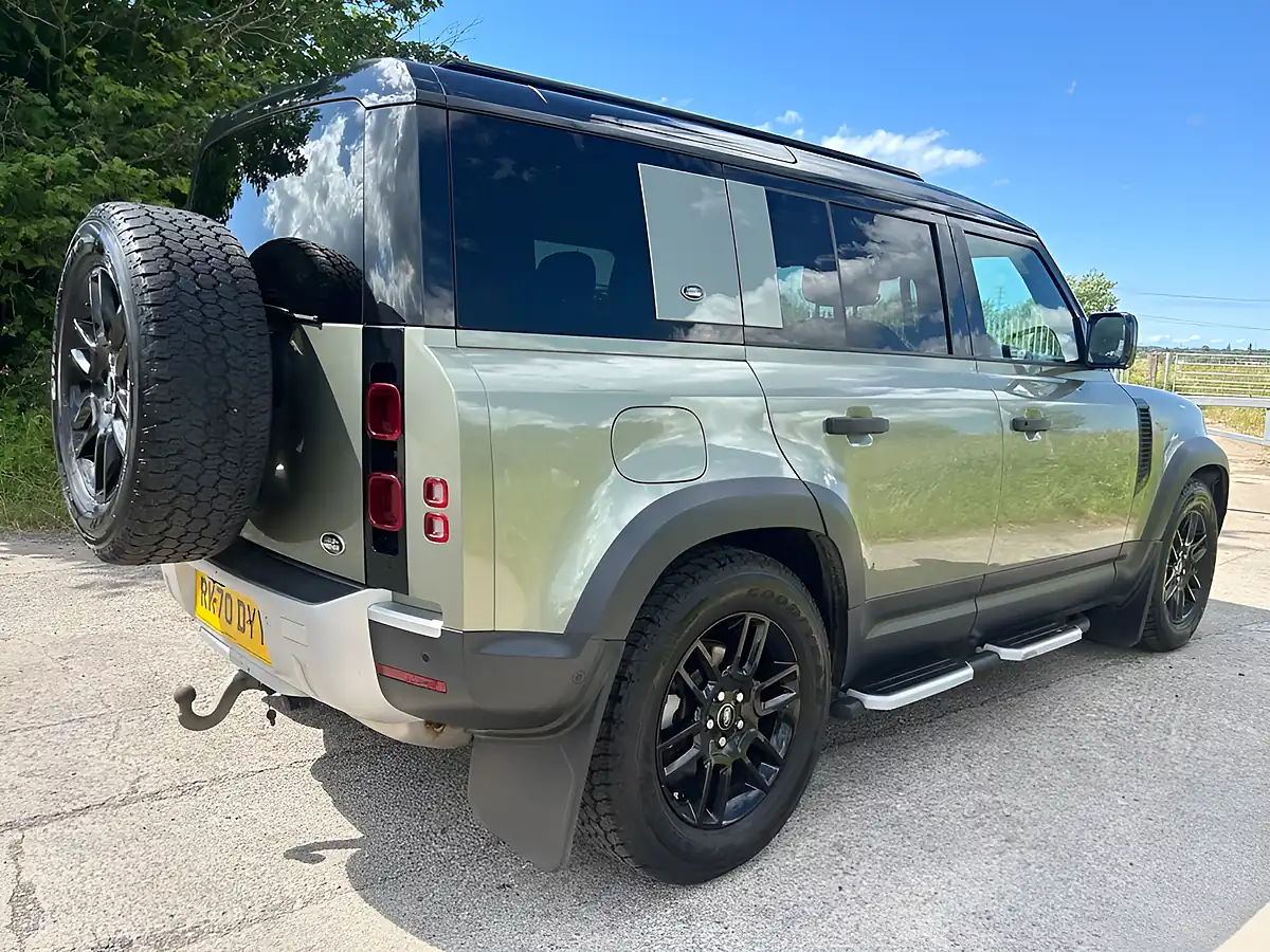 Used 2020 Land Rover Defender 110 S Pangea Green - Interior and Exterior details 11