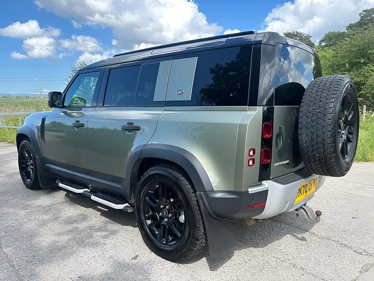 Used 2020 Land Rover Defender 110 S Pangea Green - Interior and Exterior details 12
