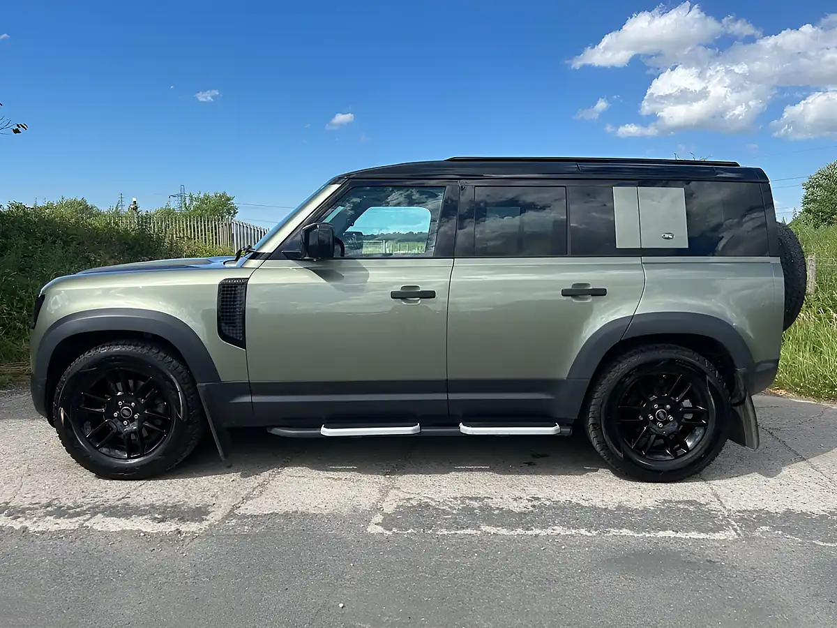 Used 2020 Land Rover Defender 110 S Pangea Green - Interior and Exterior details 5
