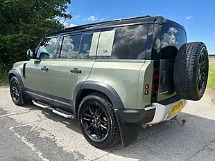 Used 2020 Land Rover Defender 110 S Pangea Green - Interior and Exterior details 6