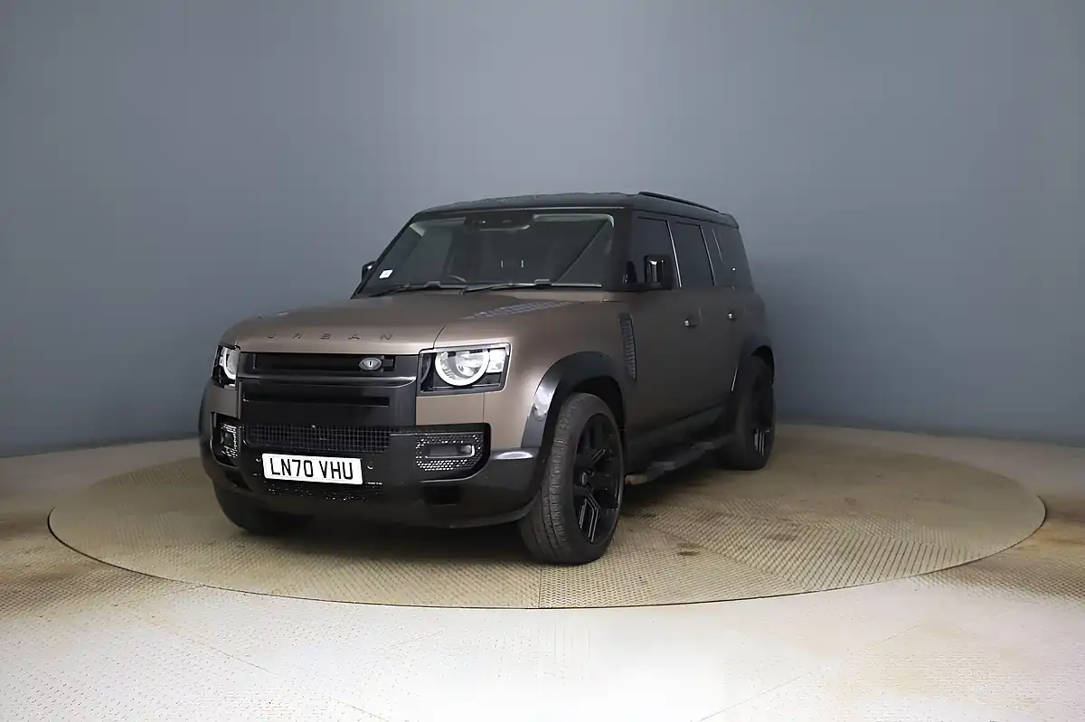 Used 2020 Land Rover Defender 110 S Silver - Interior and Exterior details 3