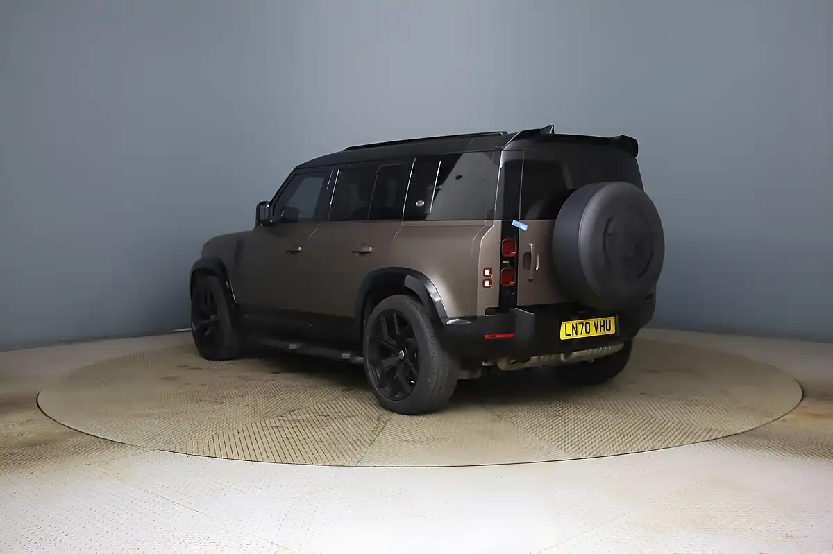 Used 2020 Land Rover Defender 110 S Silver - Interior and Exterior details 4