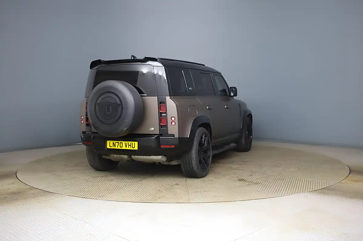 Used 2020 Land Rover Defender 110 S Silver - Interior and Exterior details 6