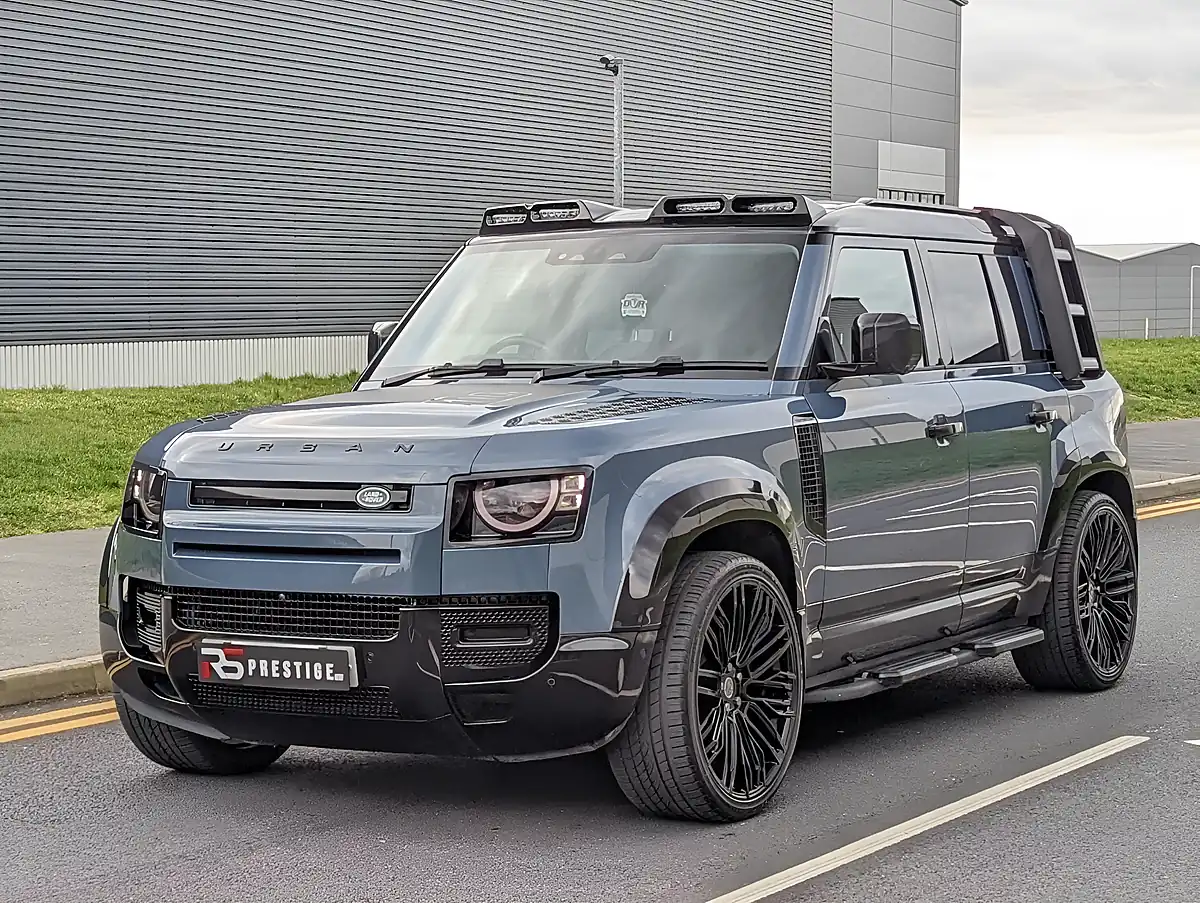 Used 2020 Land Rover Defender 110 S Tasman Blue - Interior and Exterior details 10