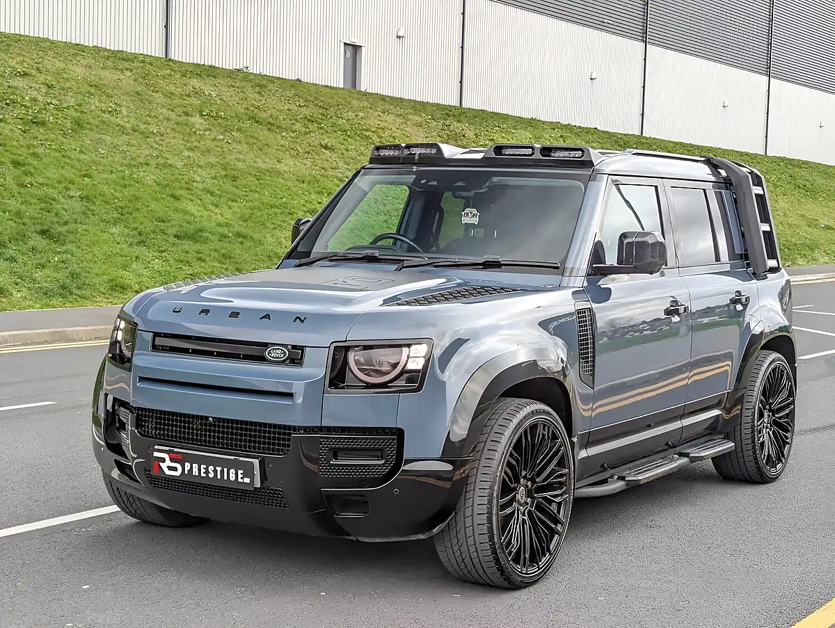 Used 2020 Land Rover Defender 110 S Tasman Blue - Interior and Exterior details 15